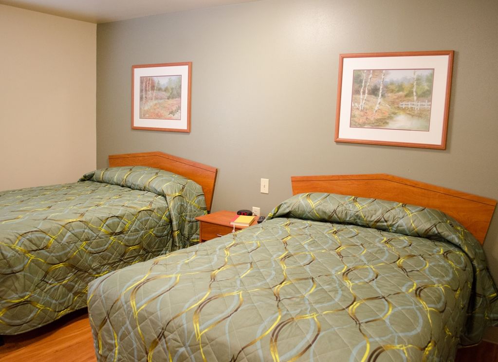 Woodspring Suites Louisville Southeast Forest Hills Room photo